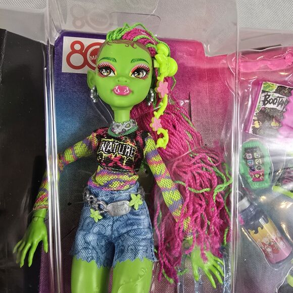 Monster High Venus McFlytrap Mattel 11 Inch Doll Accessories 2025 New in Box - Picture 6 of 11